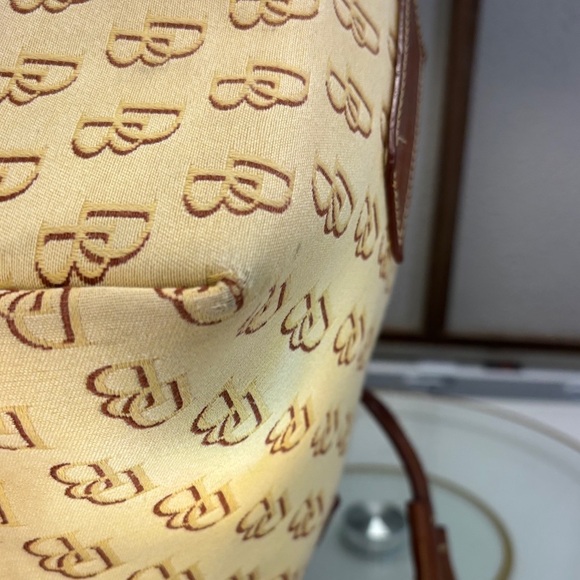 Dooney & Bourke Vintage Signature Tan and Brown Tote with original coin case - Picture 5 of 11